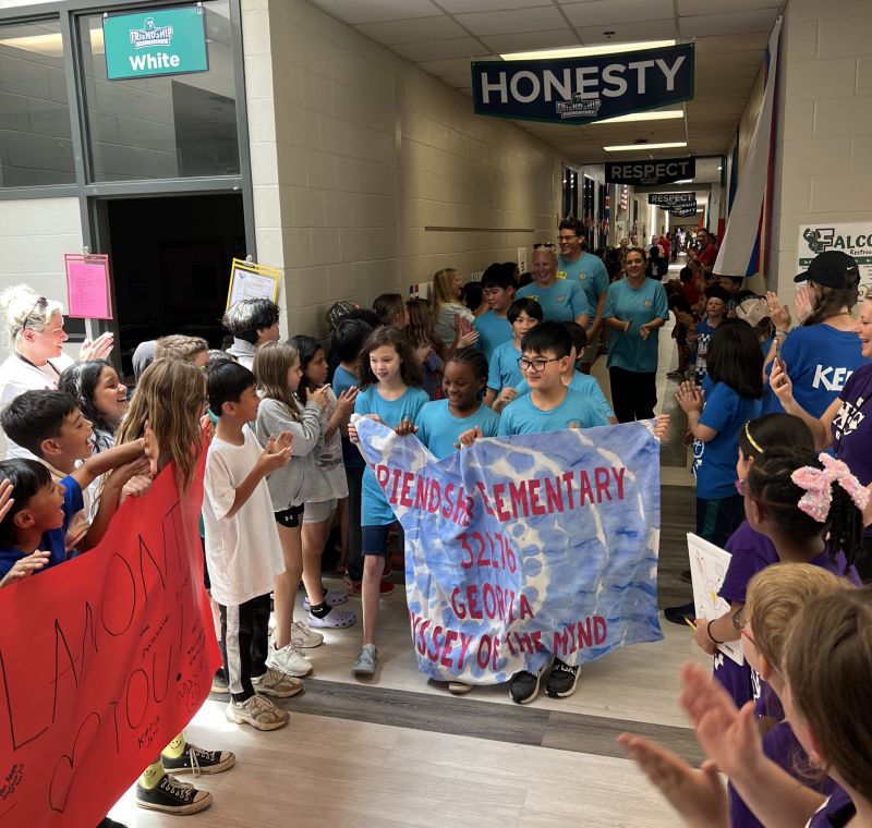 Image for the Tweet beginning: OotM Worlds send off parade!